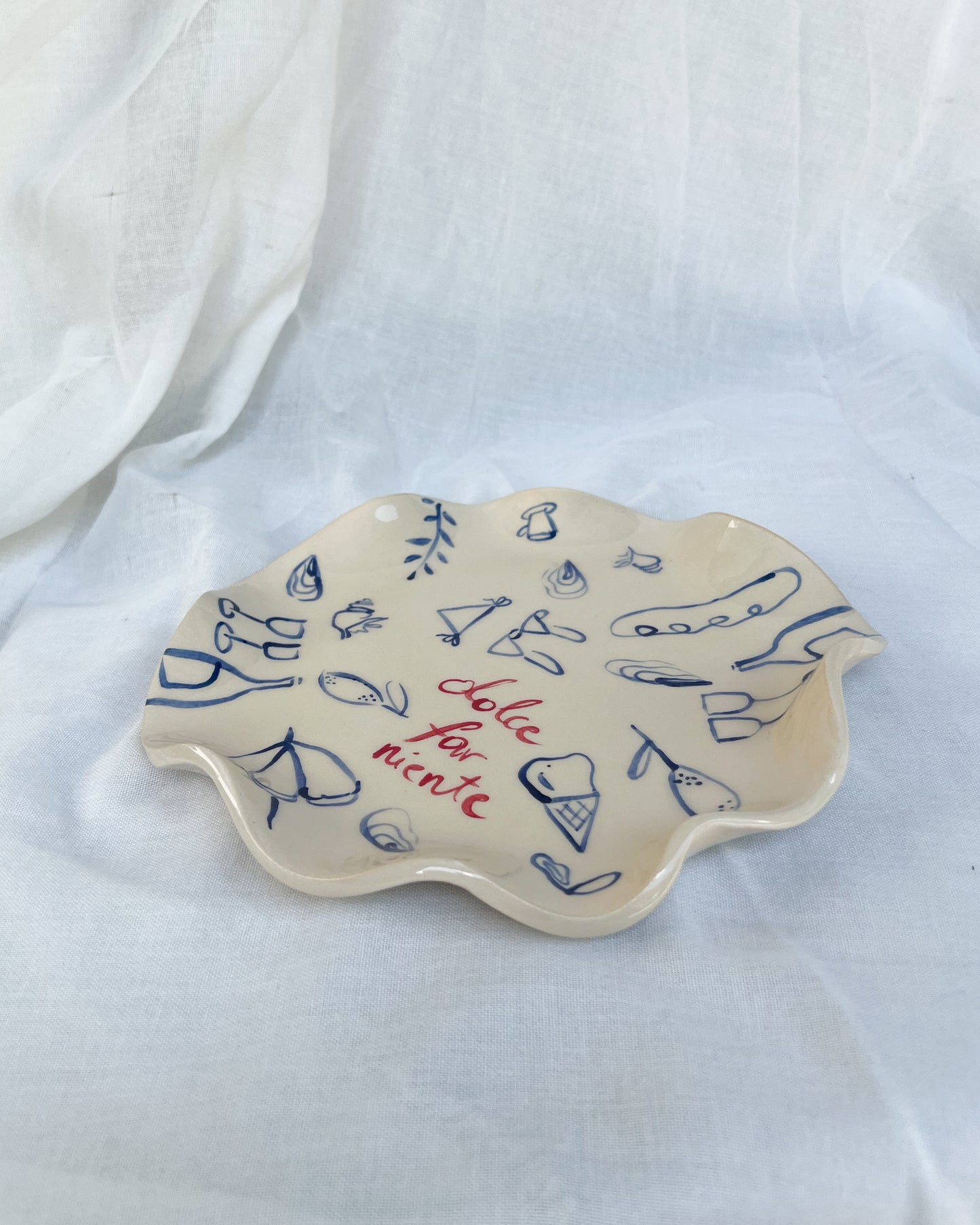 Dolce Far Niente Wavy Plate M