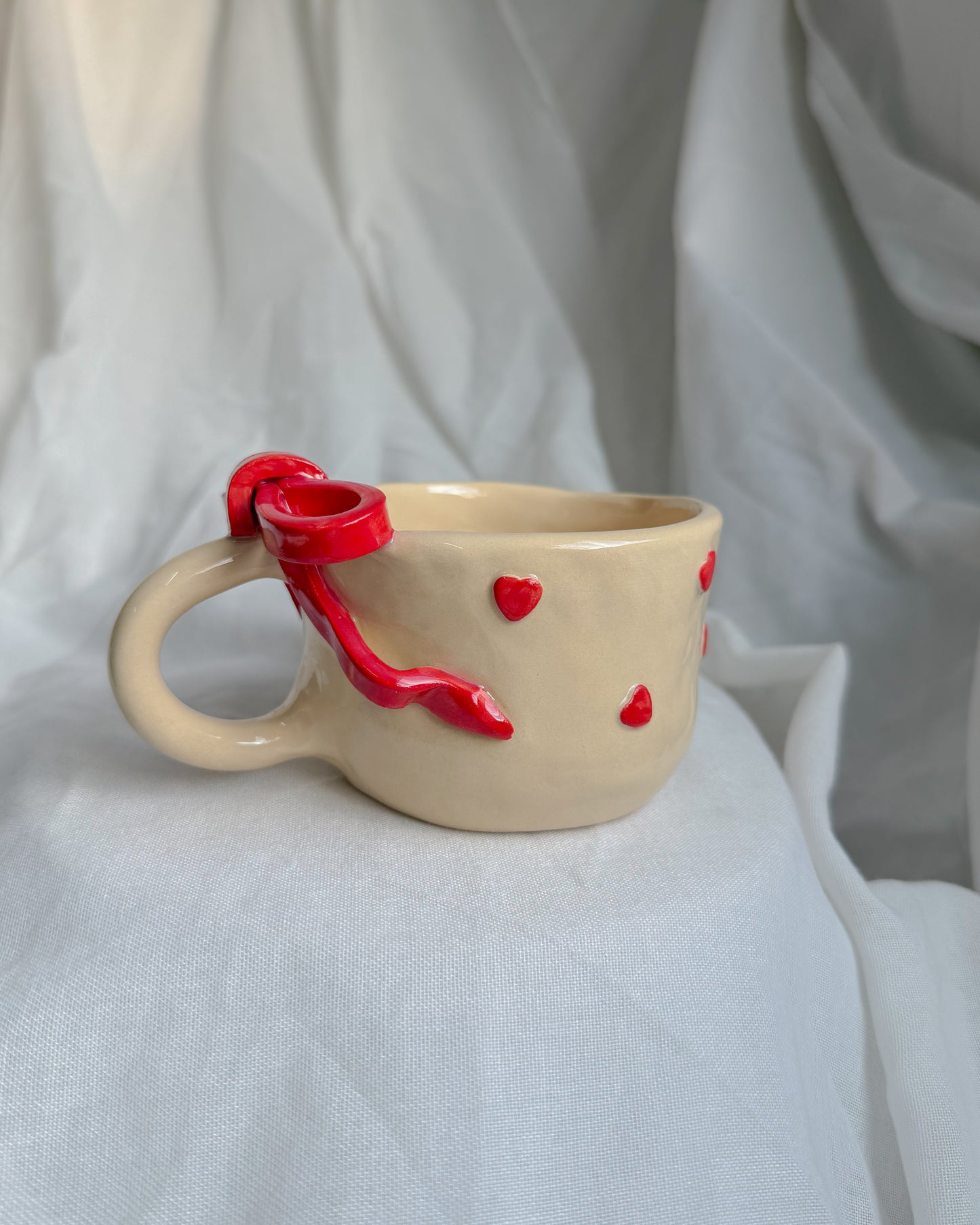 Ribbon Red Mug M