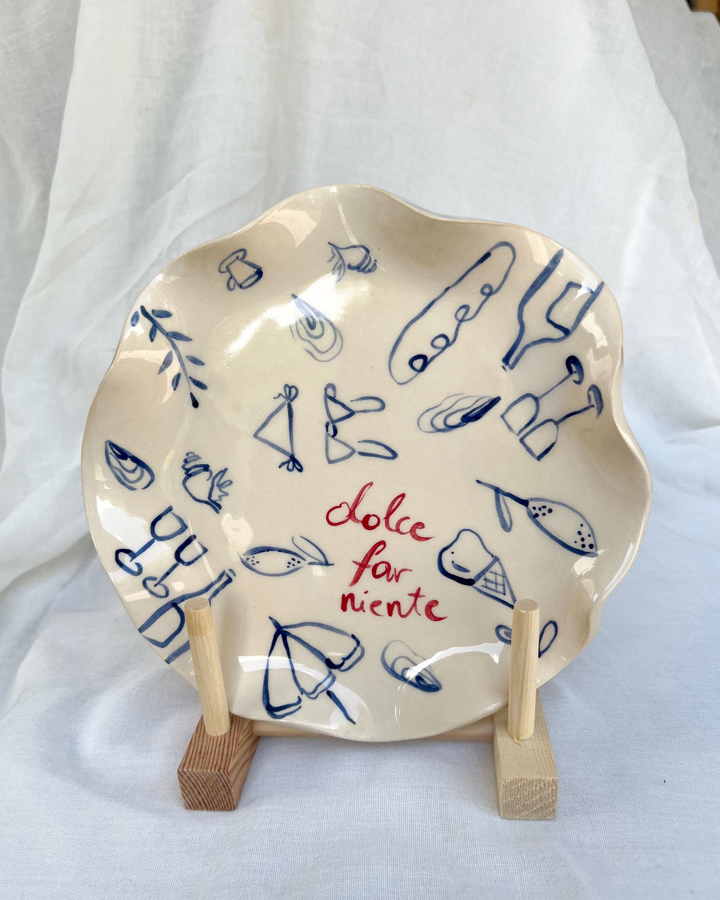 Dolce Far Niente Wavy Plate M