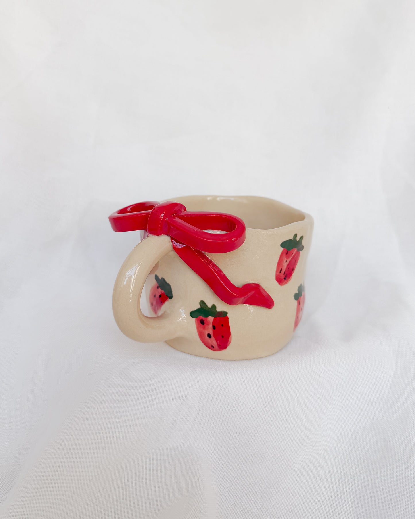 Strawberry Ribbon Mug M