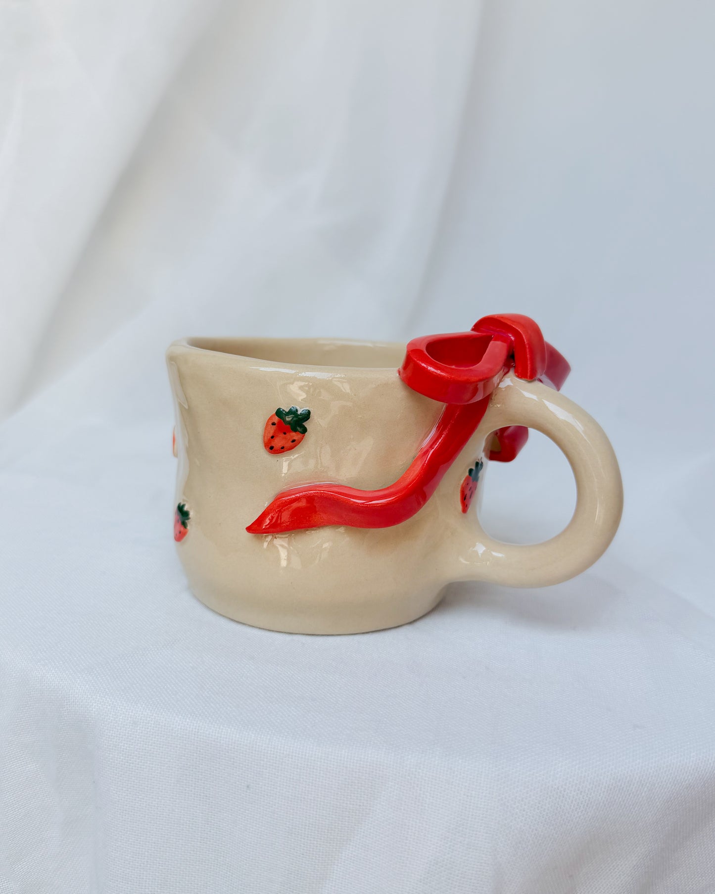 Wild Strawberry Ribbon Mug M