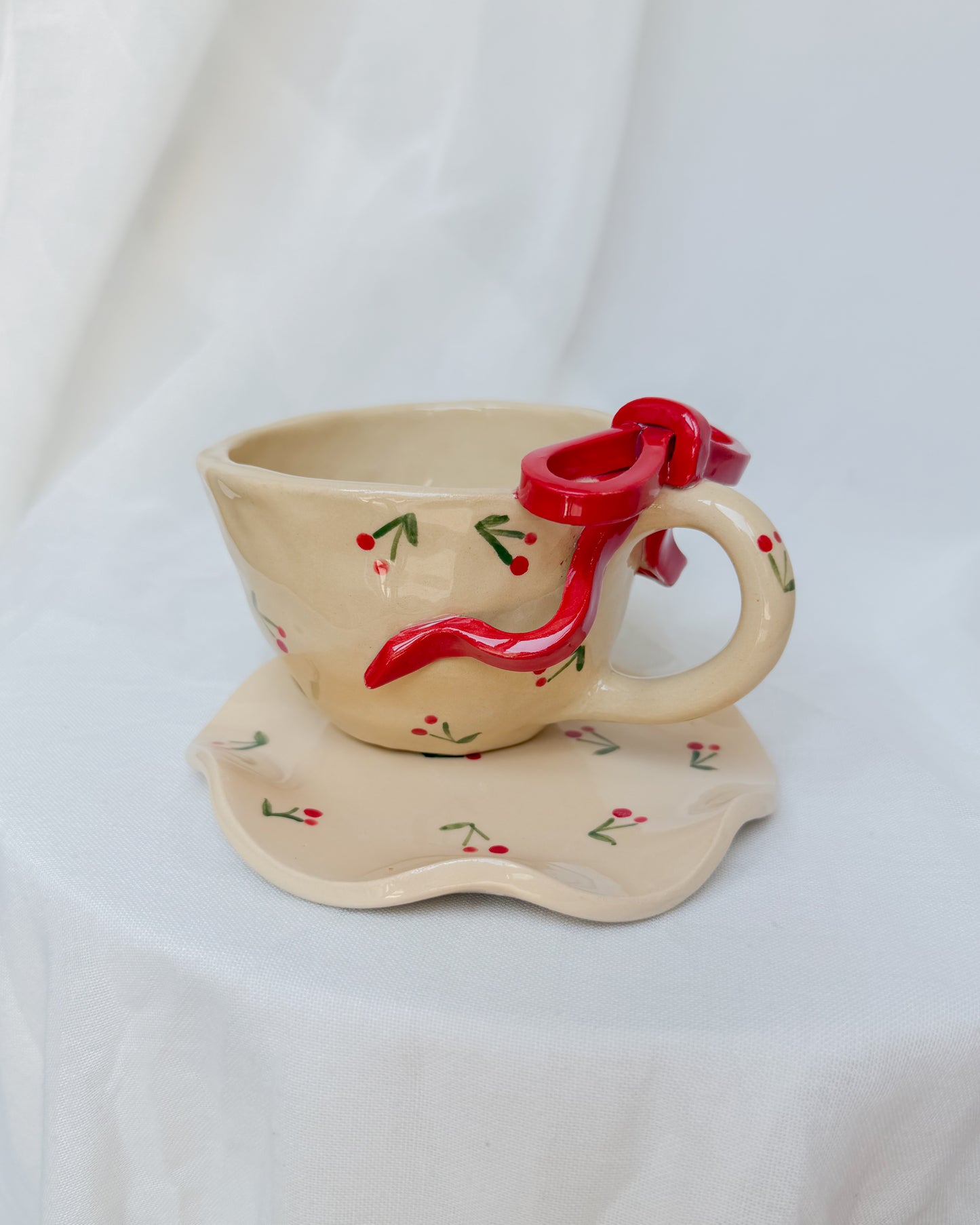 Cherry Red Ribbon Cup M