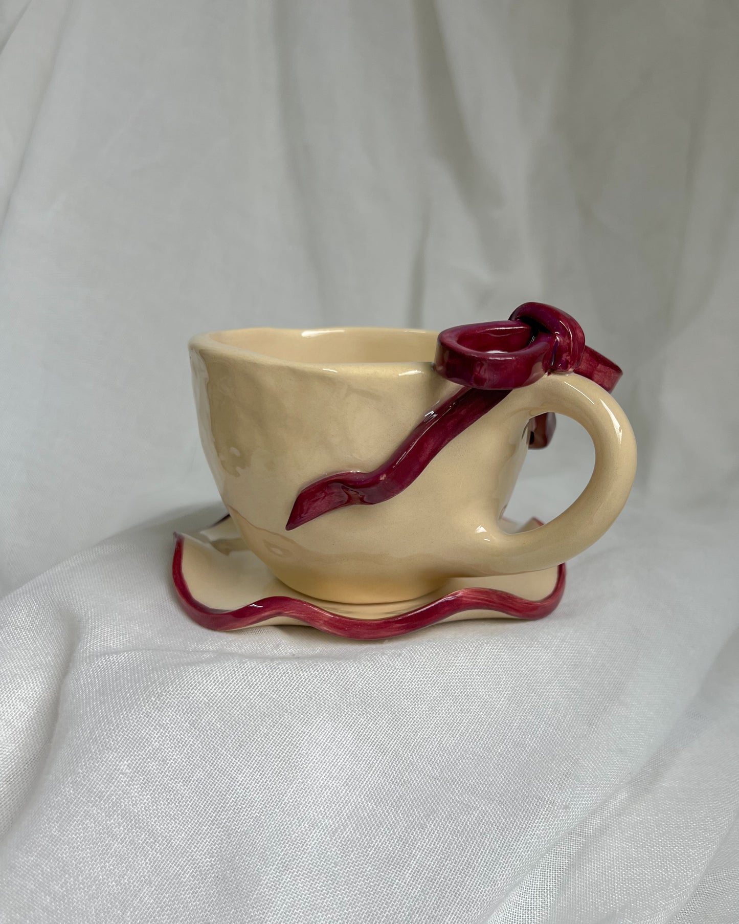Ribbon Burgundy Cup M