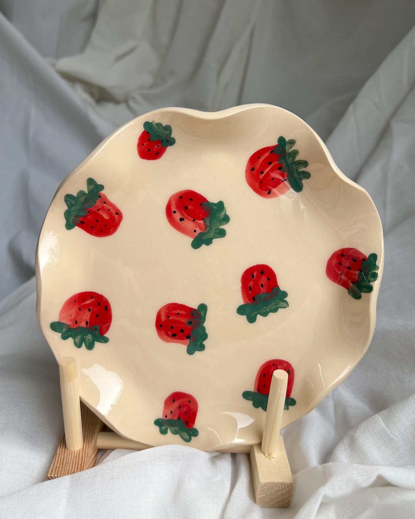 Strawberries Plate M