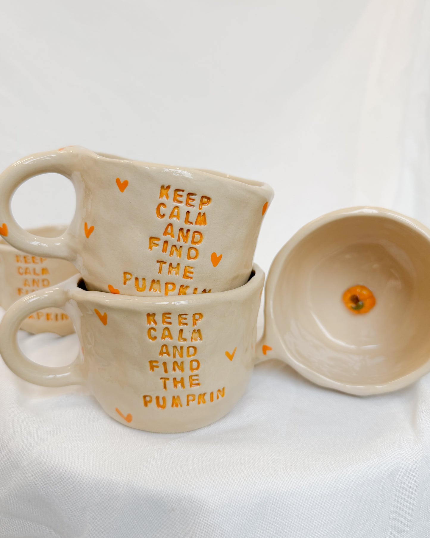Keep Calm and Find the Pumpkin Mug L