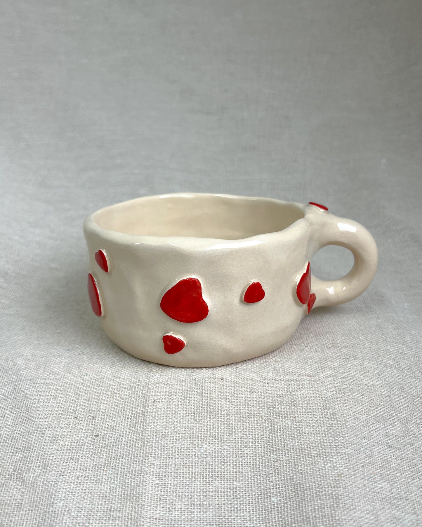 VI Hearts Mug M