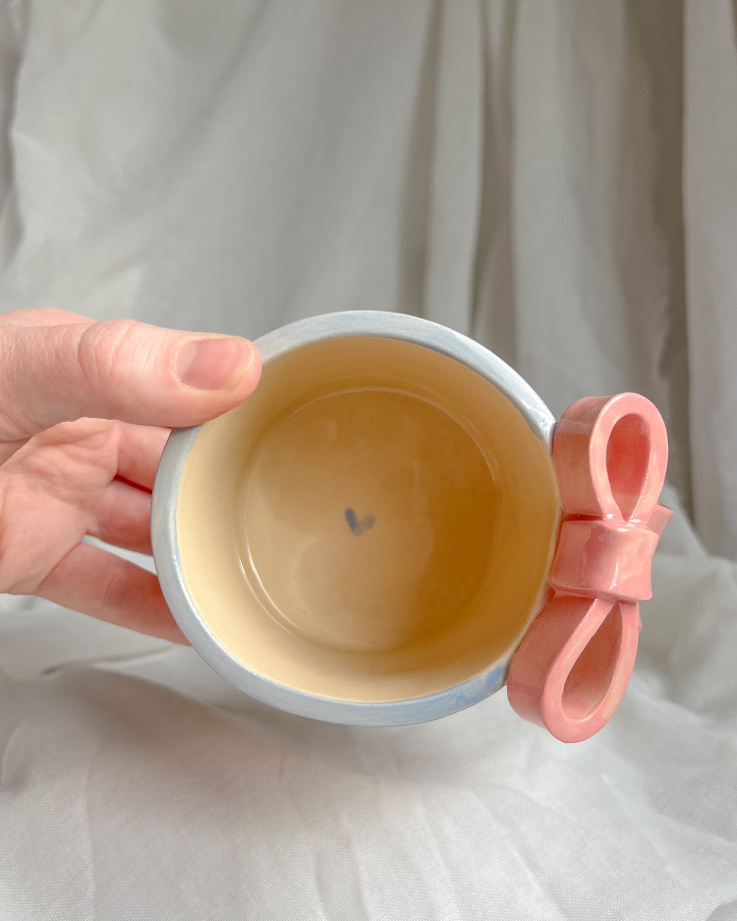 V Ribbon Mug XL