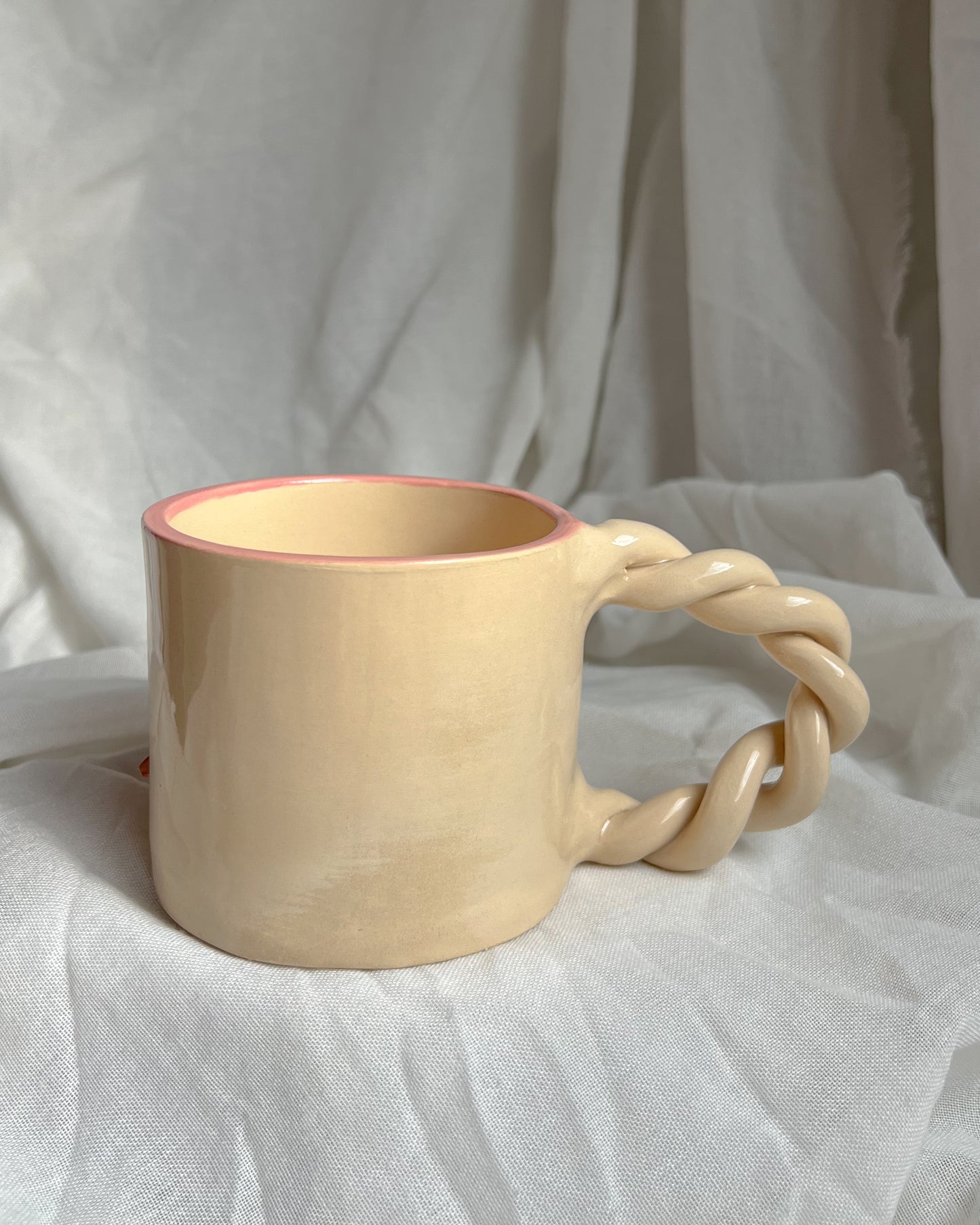 V Ribbon Mug XL