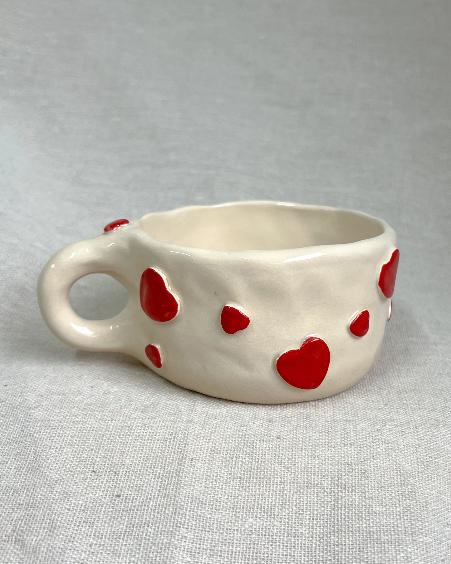 VI Hearts Mug M